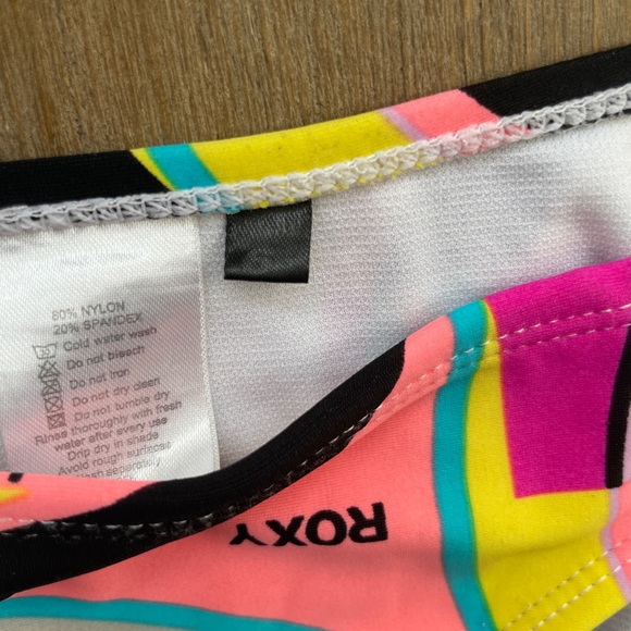 Roxy 2 piece bikini (Size 6/8) - Picture 6 of 7